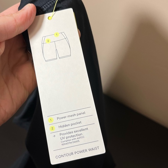 NWT All in Motion Contour Power Waist Mid Rise Shorts - Picture 7 of 11